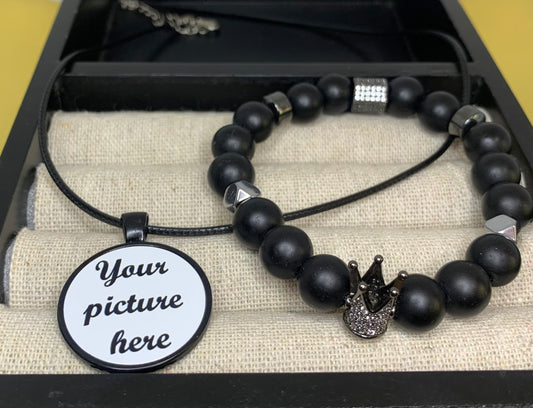 Black pendant necklace & beaded bracelet