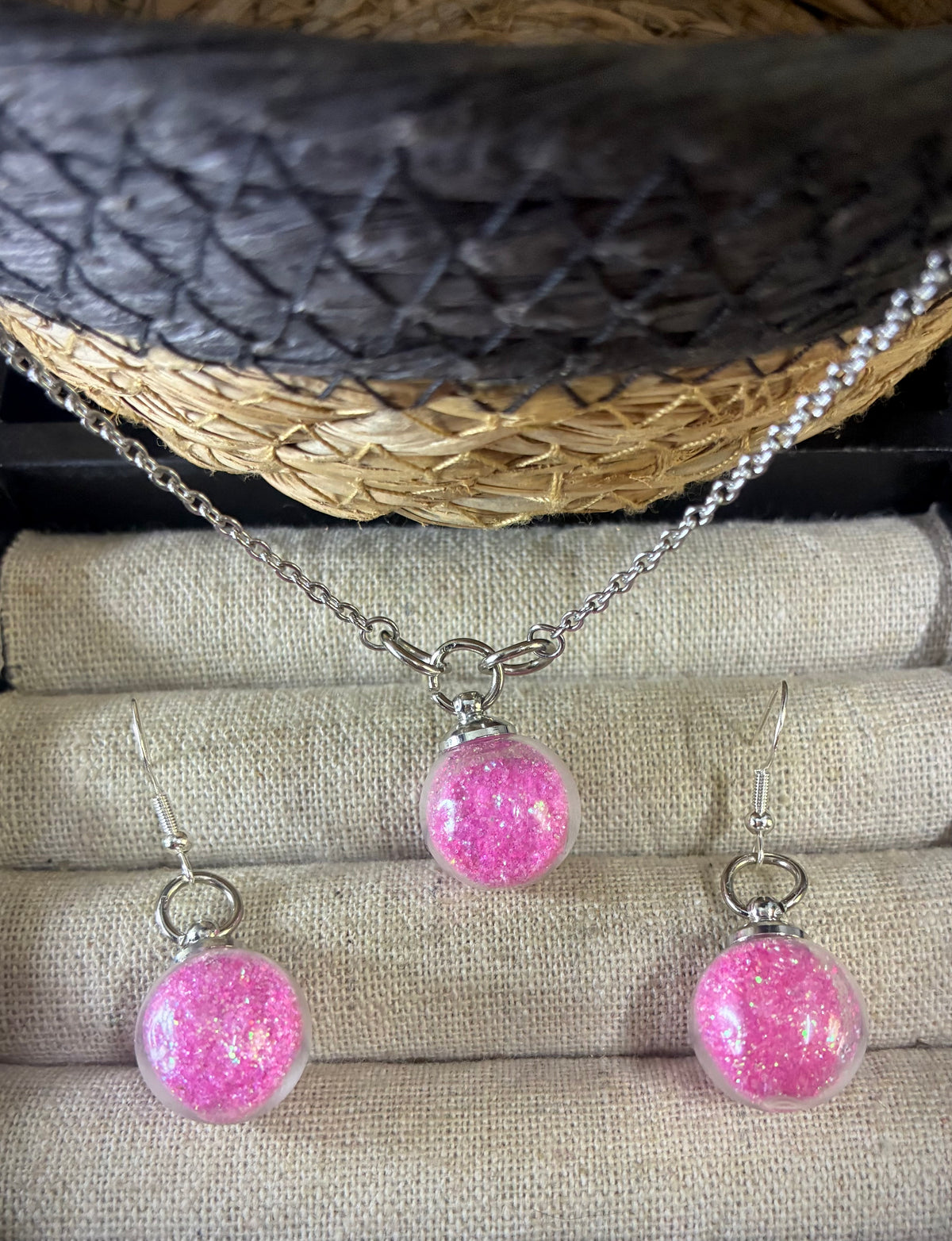 Pink globe jewelry set