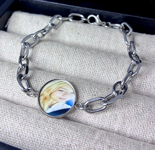 Personalized connector bracelet