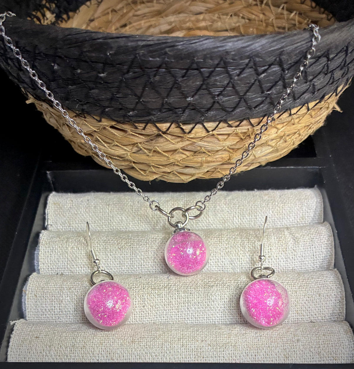 Pink globe jewelry set
