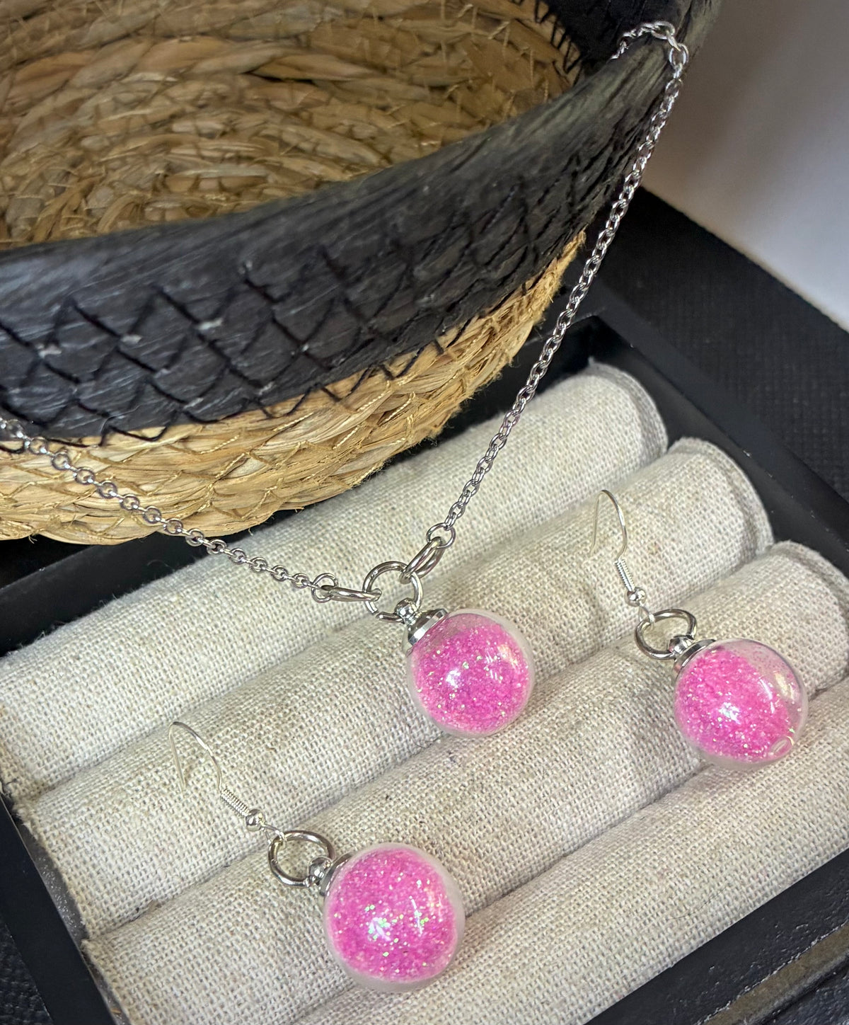 Pink globe jewelry set